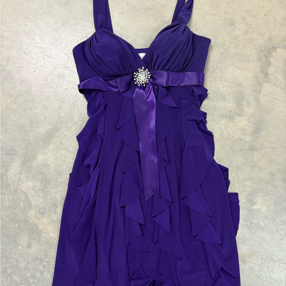 Elegant Purple Sleeveless Dress with Jewel Accent